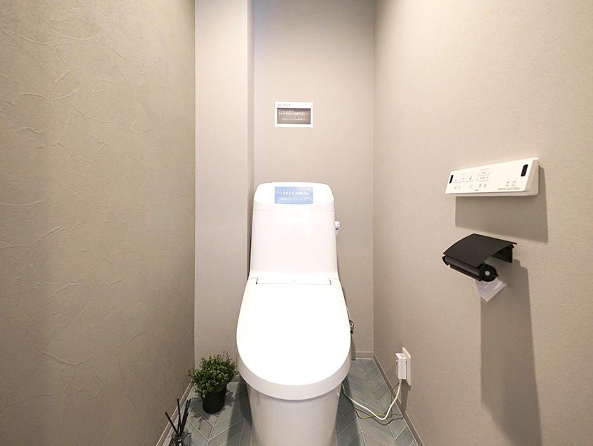 デザイン性も高く、お掃除もしやすい一体型トイレを採用
